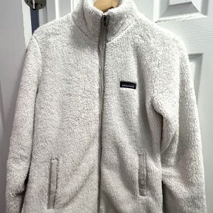 Patagonia fleece jacket in cream.